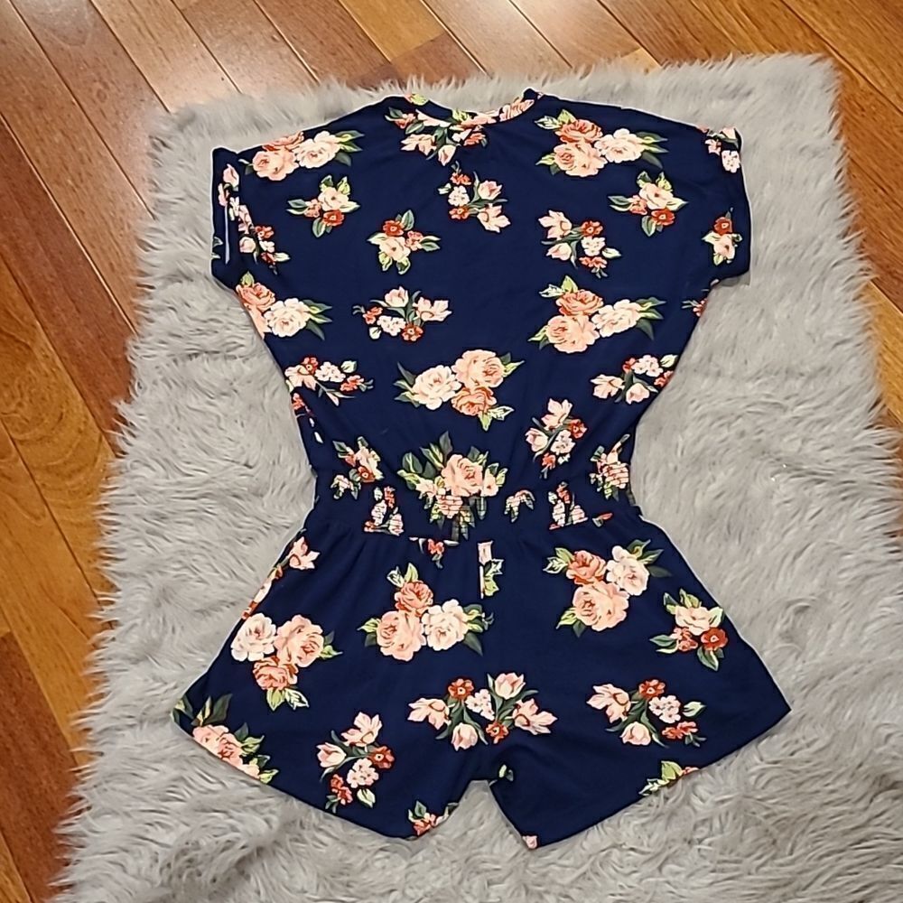 Matilda Jane womens dark blue floral tshirt and short romper size small - Picture 7 of 9